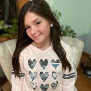 Teens pink hoodie top with hearts like new